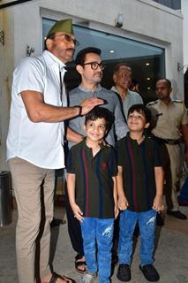 Aamir Khan and Jackie Shroff attends prayer meet of late photographer Pradeep Bandekar