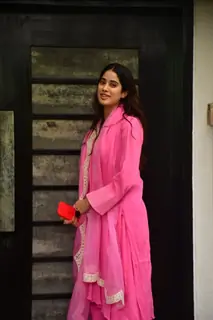 Janhvi Kapoor  snapped in andheri 