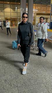 Nia Sharma snapped at the airport