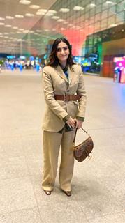 Sonam Kapoor snapped at the airport