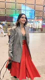 Sonam Kapoor snapped at the airport