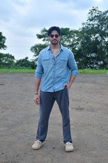 Sidharth Malhotra snapped in the city