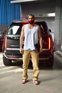 Aditya Roy Kapur snapped in the city