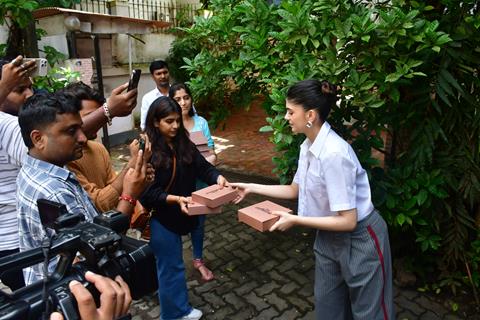 Sanjana Sanghi celebrates her birthday with paps