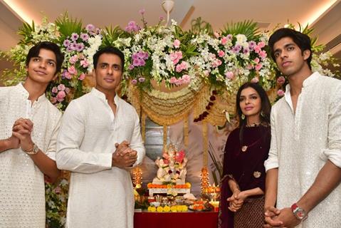 Sonu Sood snapped celebrating Ganesh Chaturthi at his home