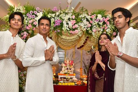 Sonu Sood snapped celebrating Ganesh Chaturthi at his home