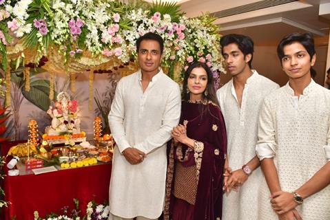 Sonu Sood snapped celebrating Ganesh Chaturthi at his home