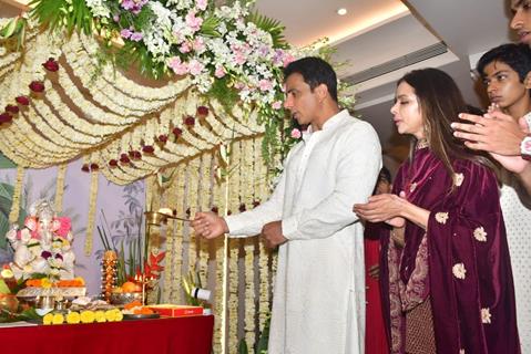 Sonu Sood snapped celebrating Ganesh Chaturthi at his home