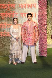 Sidharth Malhotra and Kiara Advani snapped at Antilia for Ganesh Chaturthi