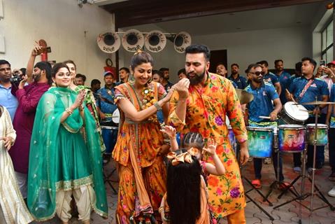 Shilpa Shetty and Raj Kundra snapped at their Ganapati Bappa Visarjan