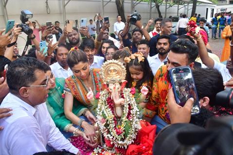 Shilpa Shetty snapped at their Ganapati Bappa Visarjan