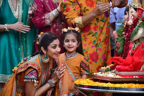 Shilpa Shetty snapped at their Ganapati Bappa Visarjan