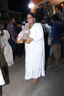 Arpita Khan Sharma snapped at thair Ganpati Visarjan