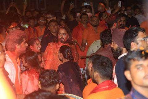 Anant Ambani snapped at their Bappa Visarjan