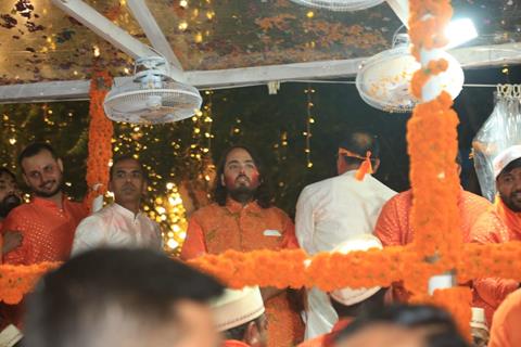 Anant Ambani snapped at their Bappa Visarjan