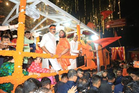 Anant Ambani snapped at their Bappa Visarjan