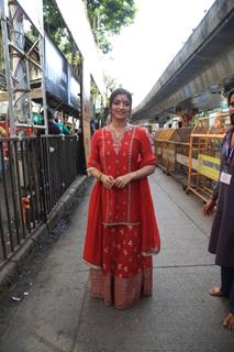 Akanksha Puri snapped at Lalbhaug cha Raja