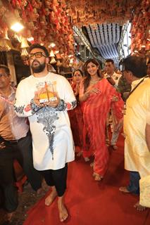 Shilpa Shetty and Raj Kundra snapped at Lalbhaug Cha Raja