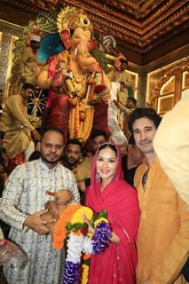 Sunny Leone and Daniel Weber snapped at Lalbhaug Cha Raja