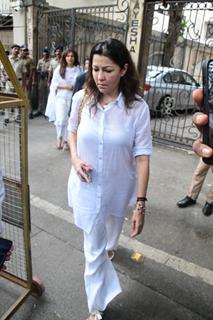 Aditi Govitrikar snapped outside Malaika Arora’s father’s house 