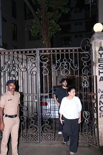 Celebrities snapped outside Malaika Arora’s father’s house 