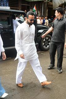 Saif Ali Khan arrive for Malaika Arora's father Anil Mehta's last rites