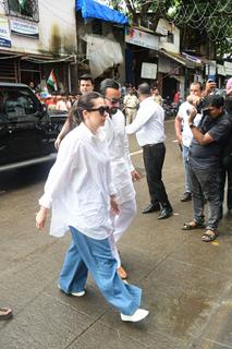 Saif Ali Khan and Karisma Kapoor arrive for Malaika Arora's father Anil Mehta's last rites