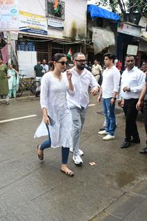 Gauahar Khan arrive for Malaika Arora's father Anil Mehta's last rites