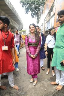 Isha Malviya snapped at Lalbhag cha Raja