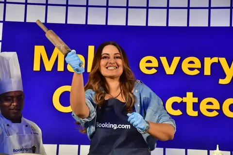 Sonakshi Sinha snapped at an event by Booking.com