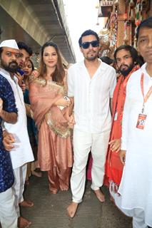 Anant Ambani and other celebs snapped at Lalbaugcha Raja