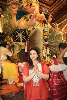 Anant Ambani and other celebs snapped at Lalbaugcha Raja