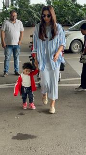 Gauahar Khan snapped at the airport