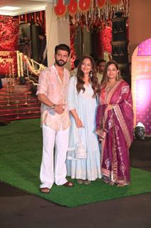 Sonakshi Sinha and Zaheer Iqbal snapped at CM’s residence for Ganpati Darshan