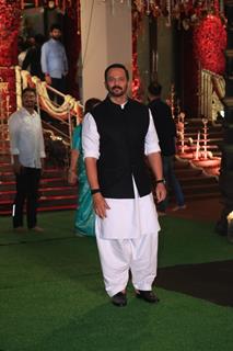 Rohit Shetty snapped at CM’s residence for Ganpati Darshan