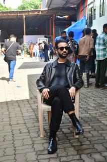 Raghav Juyal snapped promoting their upcoming film Yudhra on the sets of India’s Best Dancer