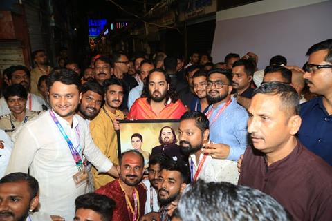 Anant Ambani snapped at Mumbai Cha Raja Ganesh Galli