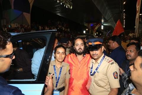 Anant Ambani snapped at Mumbai Cha Raja Ganesh Galli