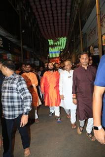 Anant Ambani snapped at Lalbaugcha Raja