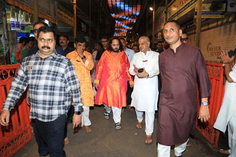 Anant Ambani snapped at Lalbaugcha Raja