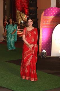 Divya Khossla Rocks the Red Saree Look