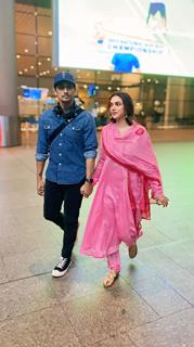 Aditi Rao Hydari and Siddharth snapped at the Mumbai airport 