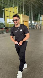 Kunal Kemmu snapped at the airport