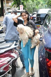 Tanishaa Mukerji gets clicked in the city