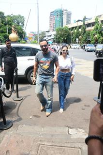 Saif Ali Khan and Sara Ali Khan get clicked in the city