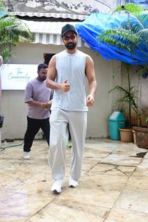 Vicky Kaushal snapped in the city