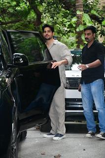 Sidharth Malhotra snapped in the city