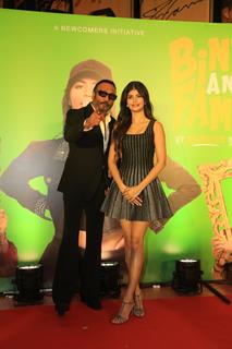 Jackie Shroff and Anjini Dhawan  grace the premiere of Binny And Family