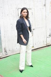 Alia Bhatt snapped promoting their upcoming film 'Jigra' at Mehboob studios