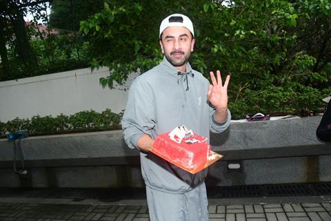 Ranbir Kapoor Celebrates His Birthday With Paparazzi